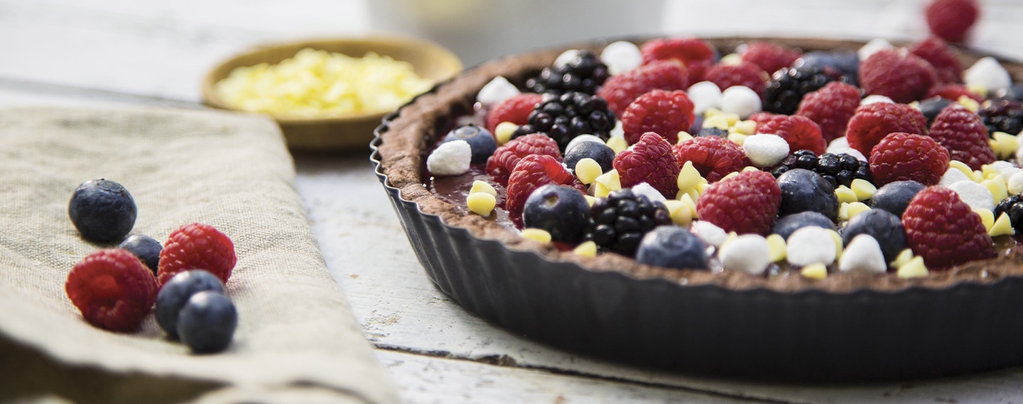 Torta primaverile/estiva con lamponi, more e cioccolato Perugina