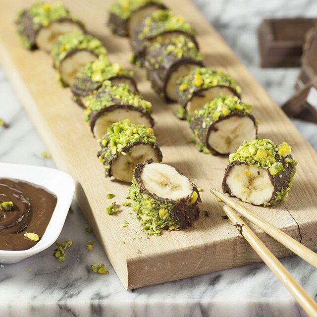 Sushi dolce con banana cioccolato e pistacchio