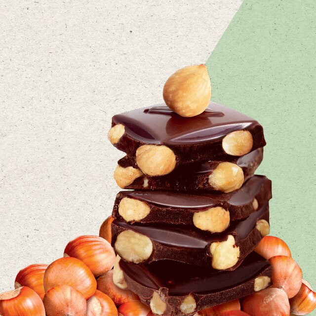Tavoletta di cioccolato fondente con nocciole intere