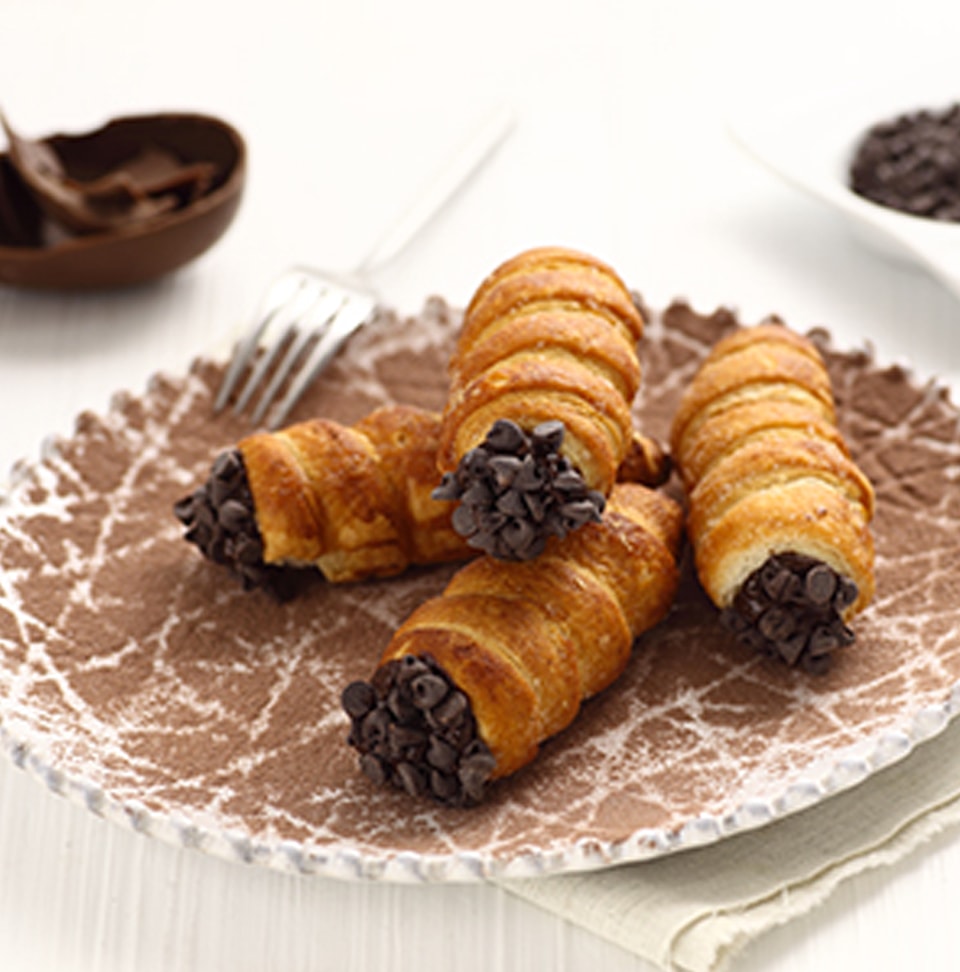 Ricetta cannoli farciti pralinati con gocce fondenti Perugina®, una golosa variante del più classico dei dolci siciliani