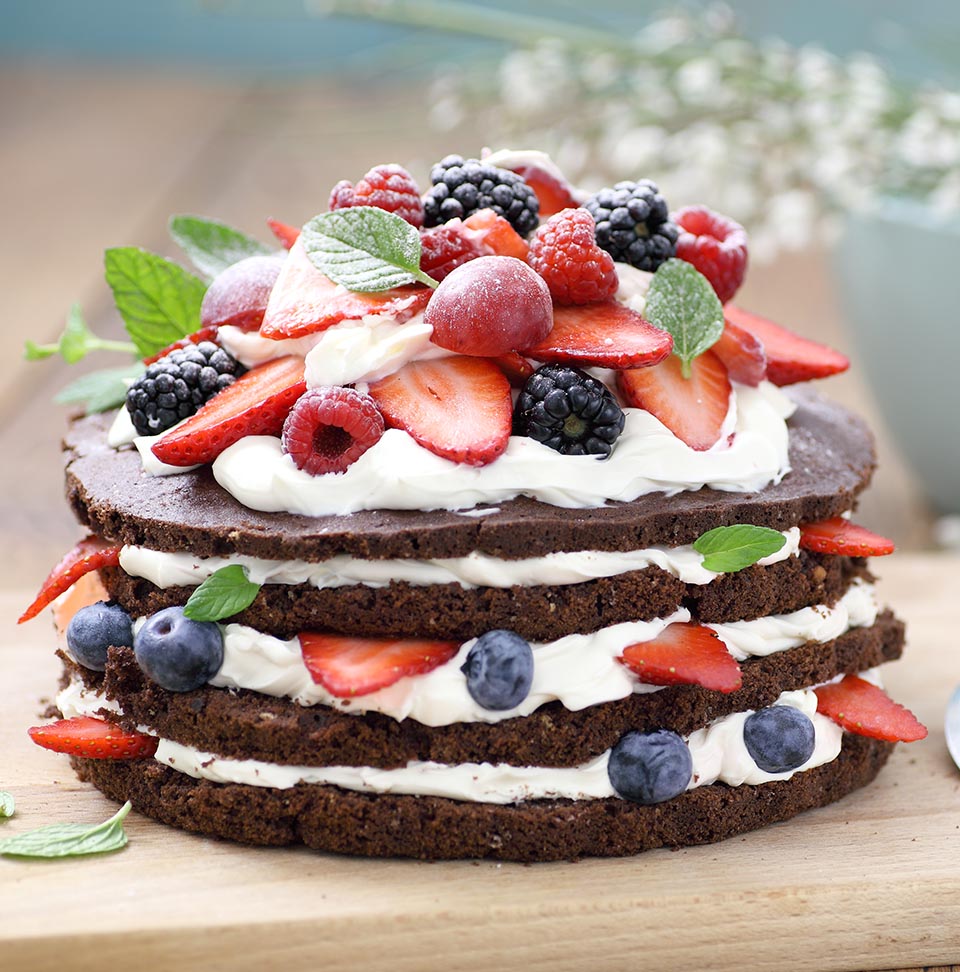 Ricetta torta naked al cioccolato e mousse ai frutti di bosco