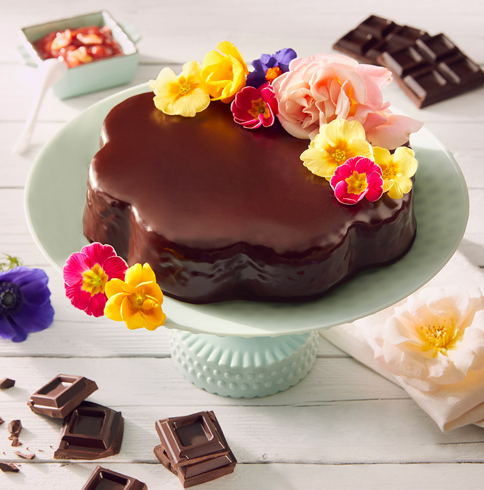 Torta al cioccolato floreale