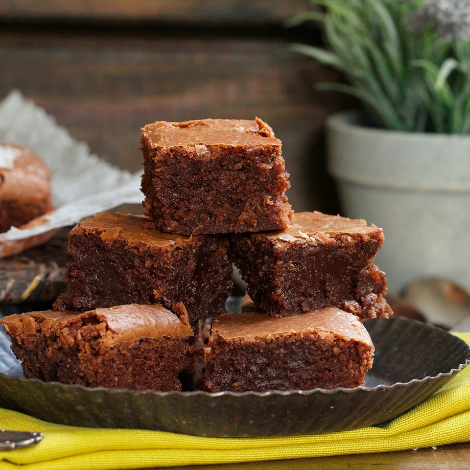 Ricetta brownies con cioccolato fondente Perugina ®. Il più goloso dei dolci americani