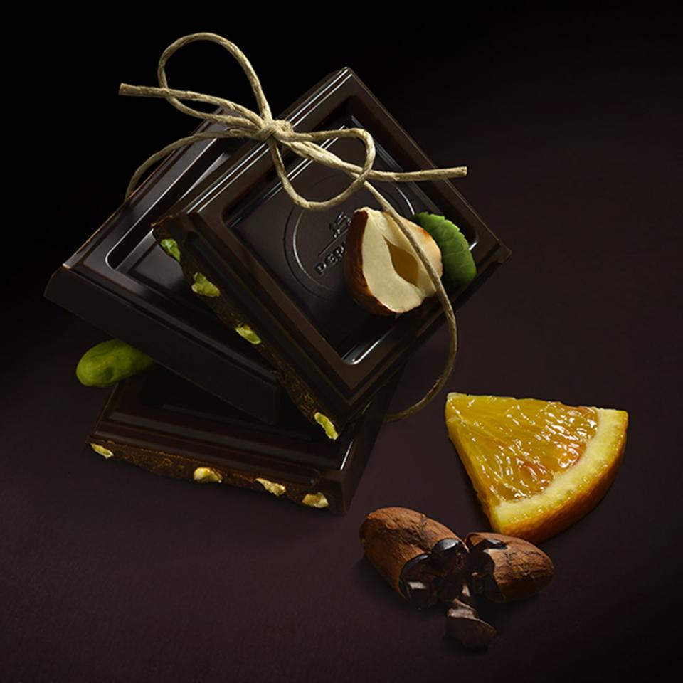 Ingredienti Cioccolato Nero Perugina: arancia, pistacchi e nocciole